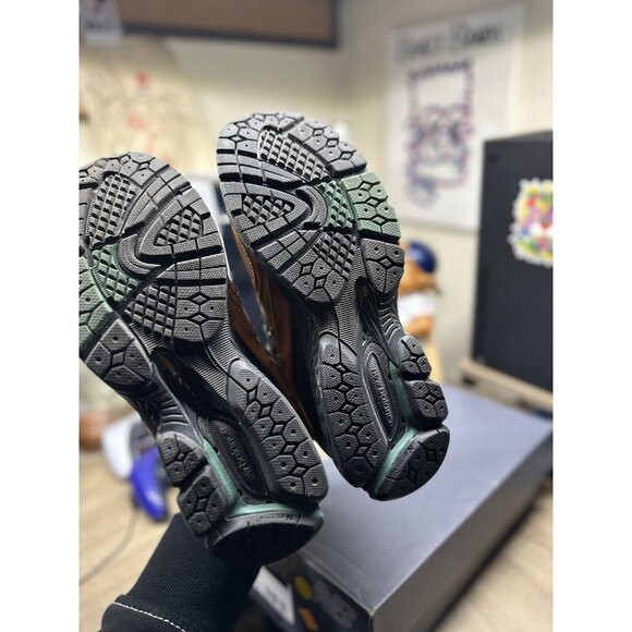 New Balance 2002R Brown Hiking Pack Size 8 M2002RWM Brand New Damaged Box - Picture 7 of 8